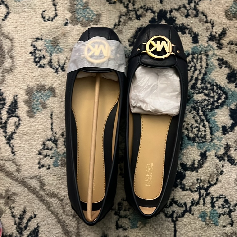 Navy Michael Kors Fulton flats brand new